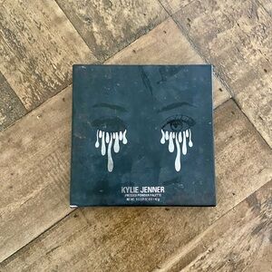 Kylie Jenner Cosmetics Pressed Powder Palette